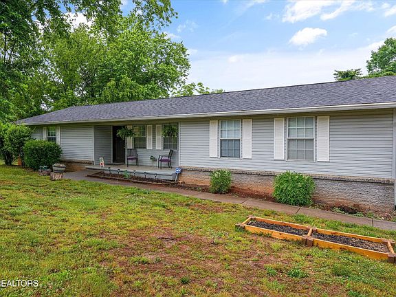 2nd image of 3046 Johnston Rd
