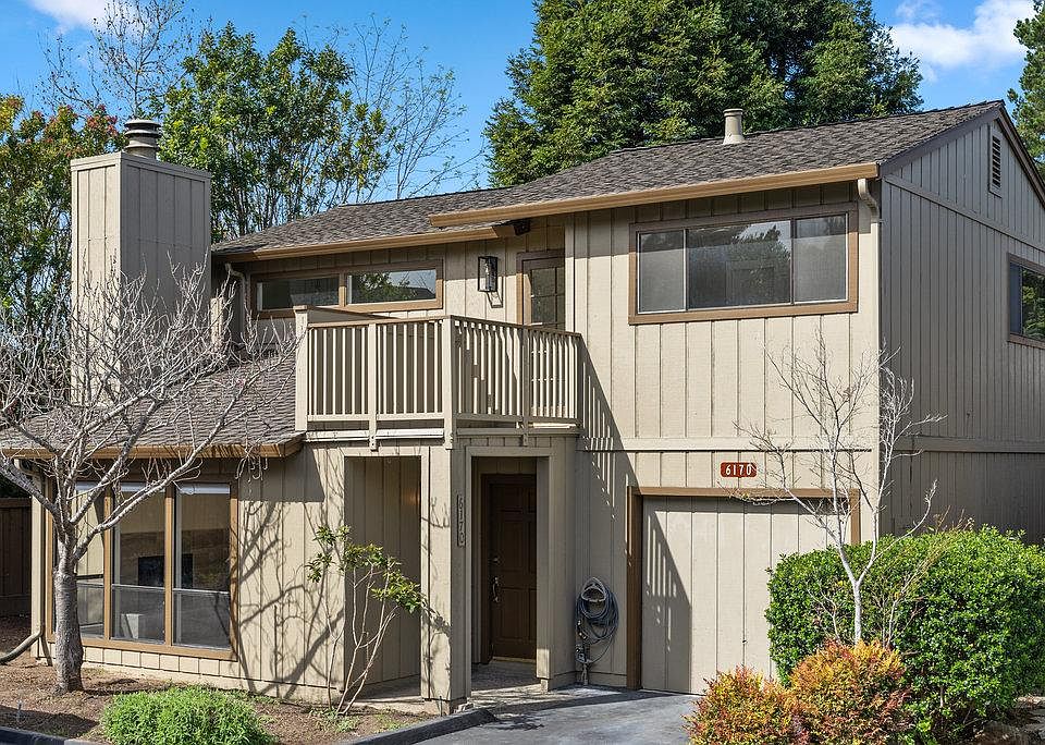 6170 Sheraton Place - 3 bedroom townhome with only one wall attached to neighbor