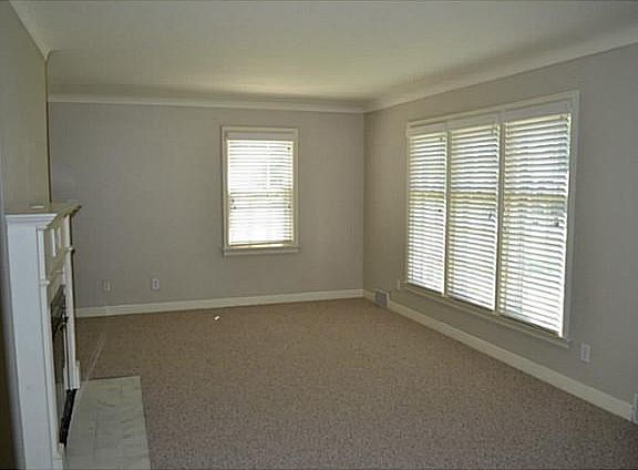3rd image of 416 Erie St