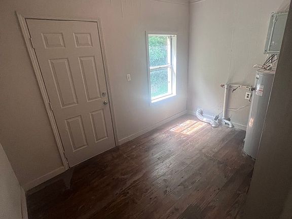 4th image of 107 Washington St #0