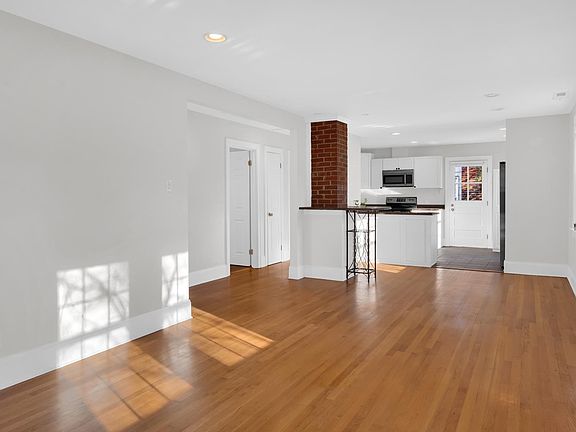 4th image of 4011 Sharon Ct