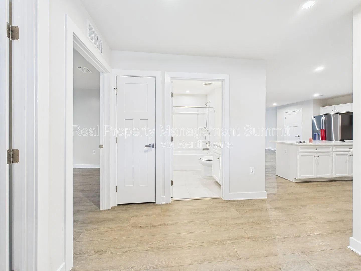 3 bed, 2.0 bath, $2,100 — Photo 3