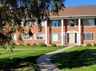 24111 Meridian Rd APT 120, Grosse Ile, MI 48138