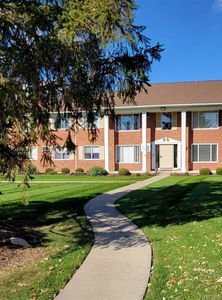 24111 Meridian Rd APT 120, Grosse Ile, MI, 48138