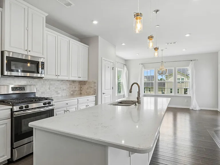2030 Oglethorpe Dr — Photo 31