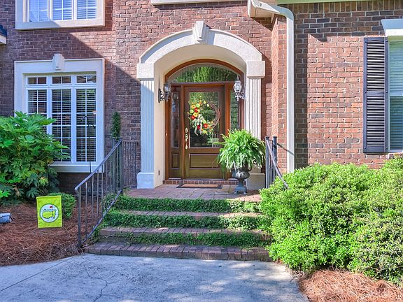 3rd image of 664 Deerwood Way