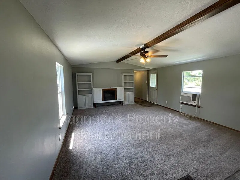 3 bed, 2.0 bath, $1,000 — Photo 2