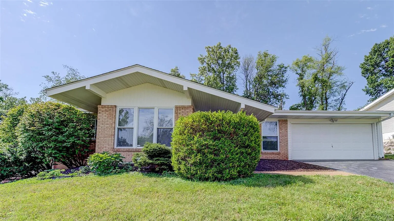 11232 Trieste Dr photo 1