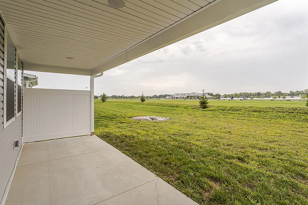 4 bed, 3.0 bath, 2317 sqft, $2,950 — Photo 3
