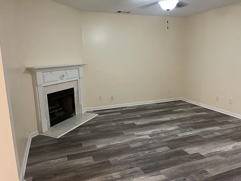 Family Room/Gas fireplace