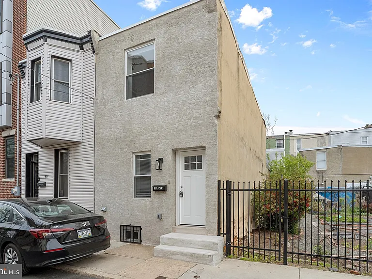 1821 E Oakdale St — Photo 9