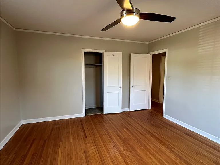 2105 S Florence Ave — Photo 11