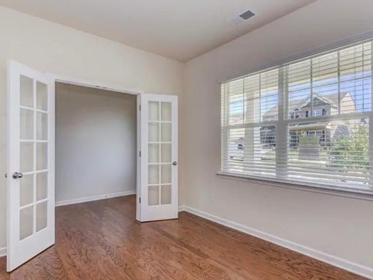 11614 Gilroy Ln — Photo 16