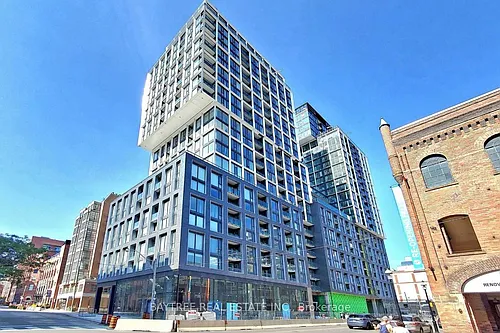 158 Front St E Photo 1