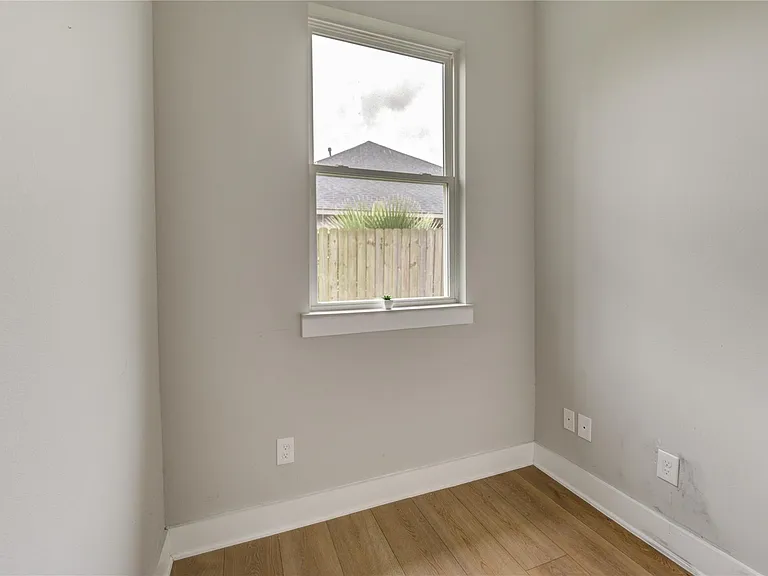 4220 McKinley St — Photo 23