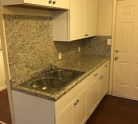 4th image of 6066 Dort Hwy