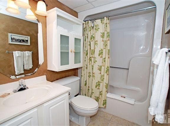 4th image of 1615 S Lake Park Boulevard #305