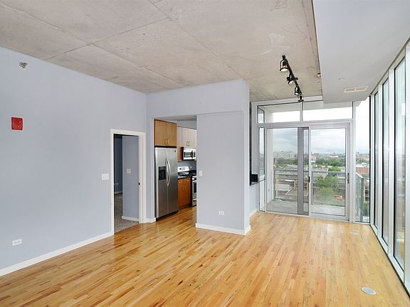 3rd image of 1720 S Michigan Ave APT 918
