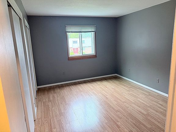 5th image of 256 Richard St APT 4
