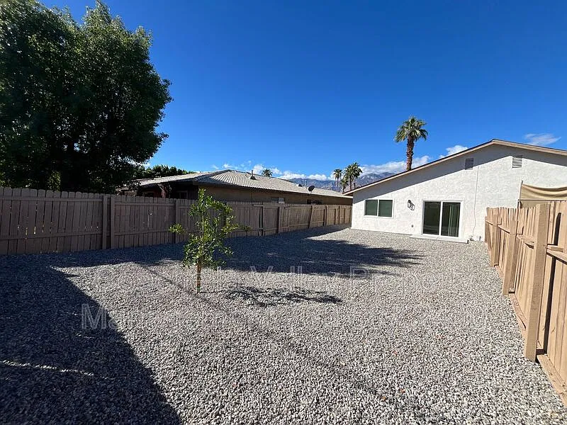 2 bed, 2.0 bath, 878 sqft, $1,850 — Photo 2