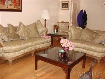 4th image of 18 Granada Cres APT 6