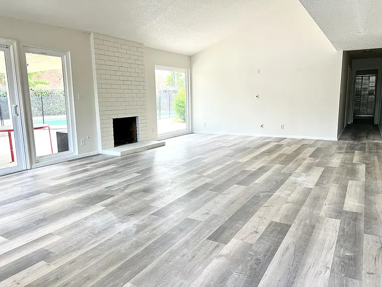 24360 Crestlawn St — Photo 24
