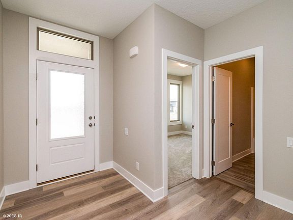 2nd image of 1465 S Arrowleaf Ln