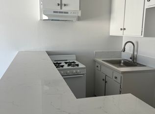 18366 Collins St #0, Tarzana, CA 91356