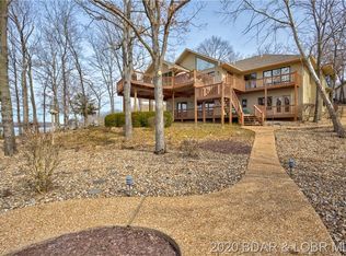 37 Crocker Ct, Lake Ozark, MO 65049