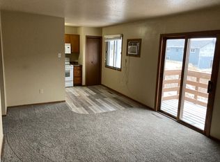 1506 Terrace Dr APT D, Minot, ND 58703