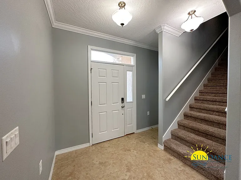 1588 Venice Ave — Photo 2