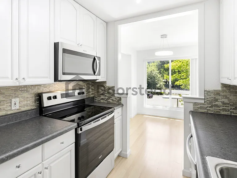 12700 NE 8th St #E303 — Photo 21