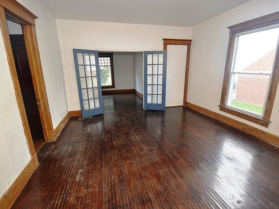2nd image of 53 N Taylor St