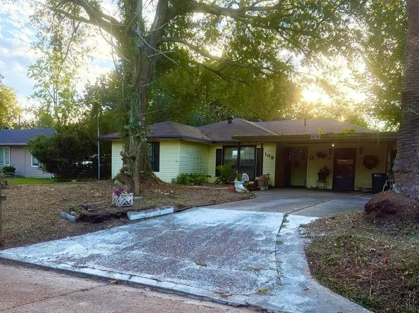 109 Dahlia St, Orange, TX 77630