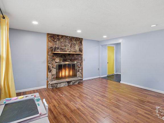 4th image of 855 Stonewall Dr