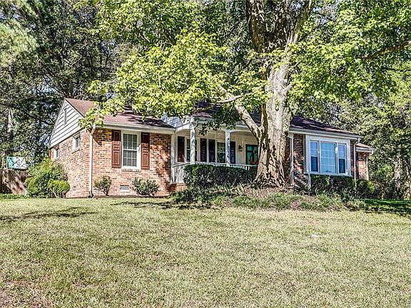 4th image of 1406 Westbriar Dr