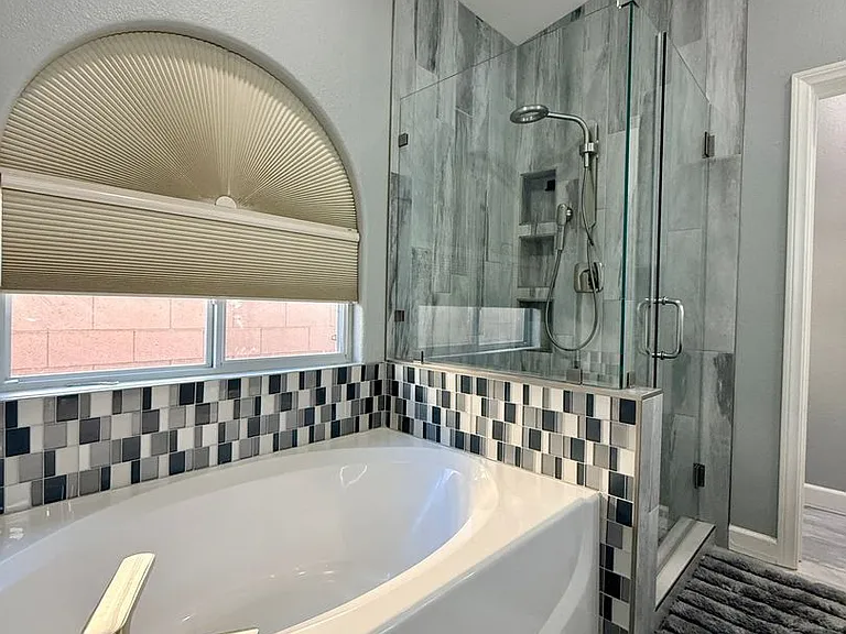 8565 Hogan Falls Cir — Photo 32