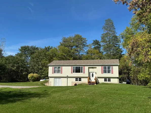 5 Crestview Dr, Plattsburgh, NY 12901