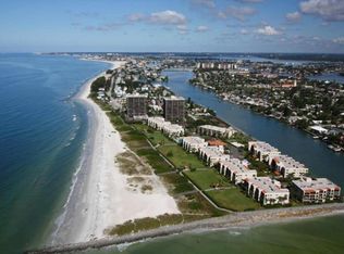 7466 Bayshore Dr APT 205, Treasure Island, FL 33706