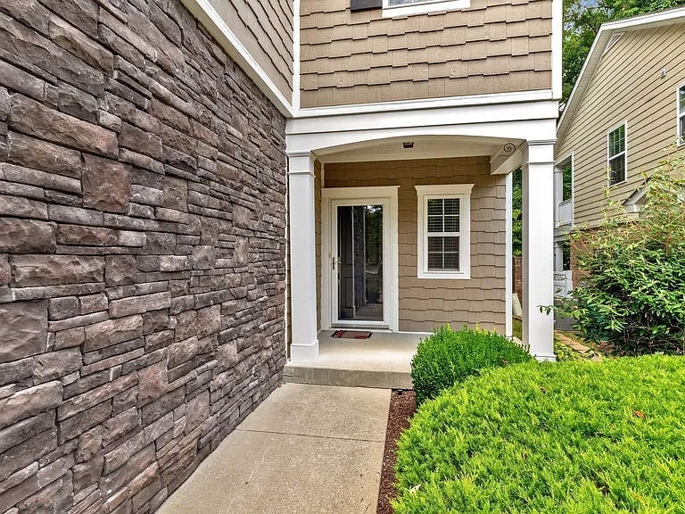 3724 Shane Point Pl — Photo 4