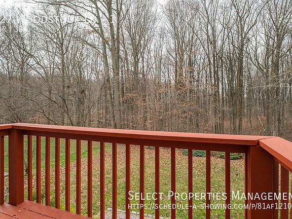 4th image of 427 Woodstock Ln #1