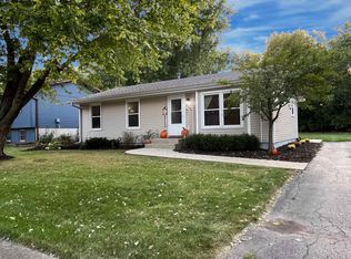405 David Dr, Winnebago, IL 61088