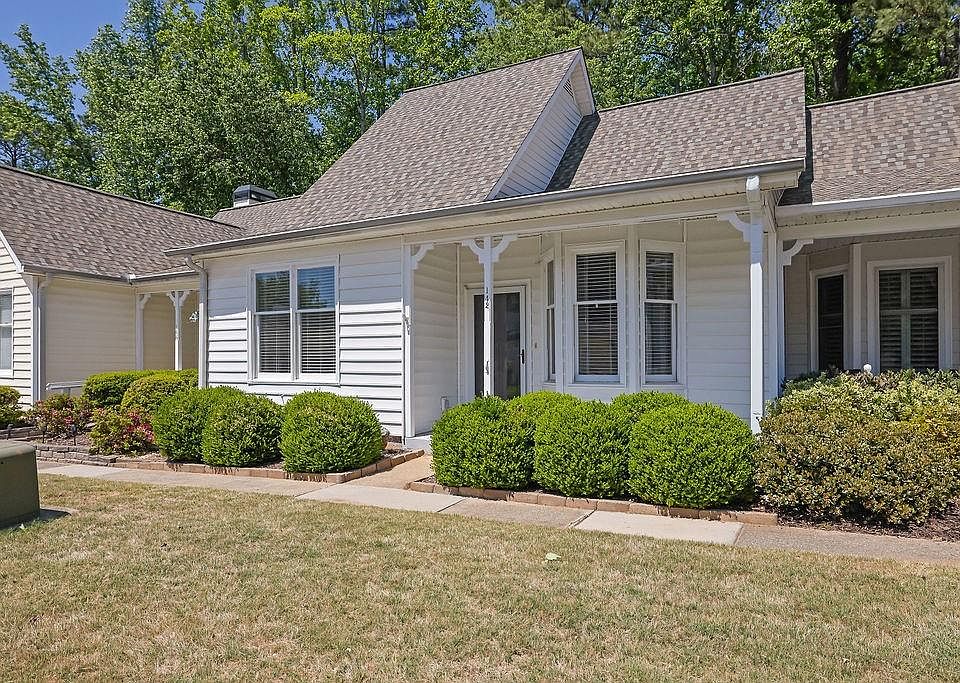 1st image of 142 Victoria Way