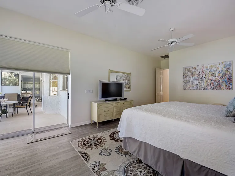 4653 Hadfield Dr — Photo 18
