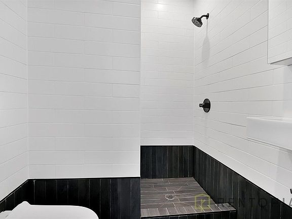 5th image of 88 Manhattan Ave #501