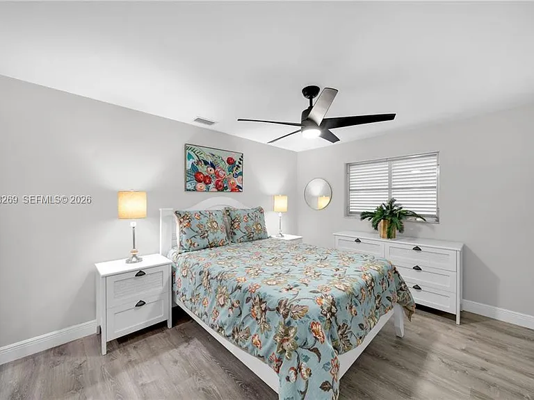 1138 N Lucerne Ave — Photo 19