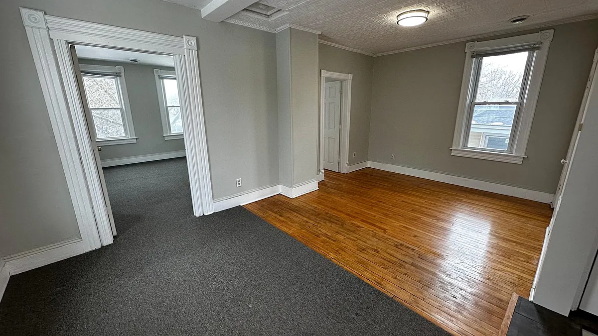 Building Photo - 643 Watson Ave #2