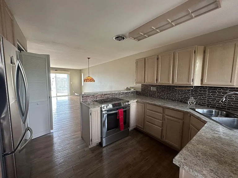 4038 Mayne Ln #13 — Photo 2