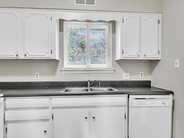 2376 Champion Ct — Photo 16
