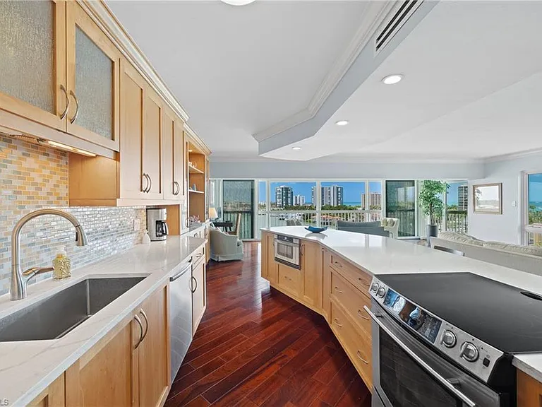 250 Park Shore Dr #803 — Photo 6